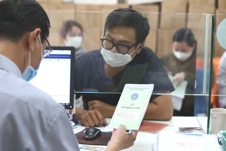 Đóng bảo hiểm xã hội ở nhiều nơi đúng hay sai, có được hoàn trả tiền không? - Ảnh 1. Đóng bảo hiểm xã hội ở nhiều nơi đúng hay sai, có được hoàn trả tiền không? - Ảnh 1.