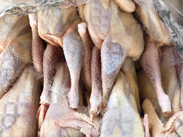 Thịt gà thải đông lạnh không tốt cho sức khỏe - Ảnh 2.
