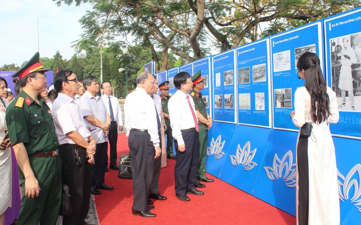 Khai mạc triển lãm 'Hồ Chí Minh - Chân dung một con người'
