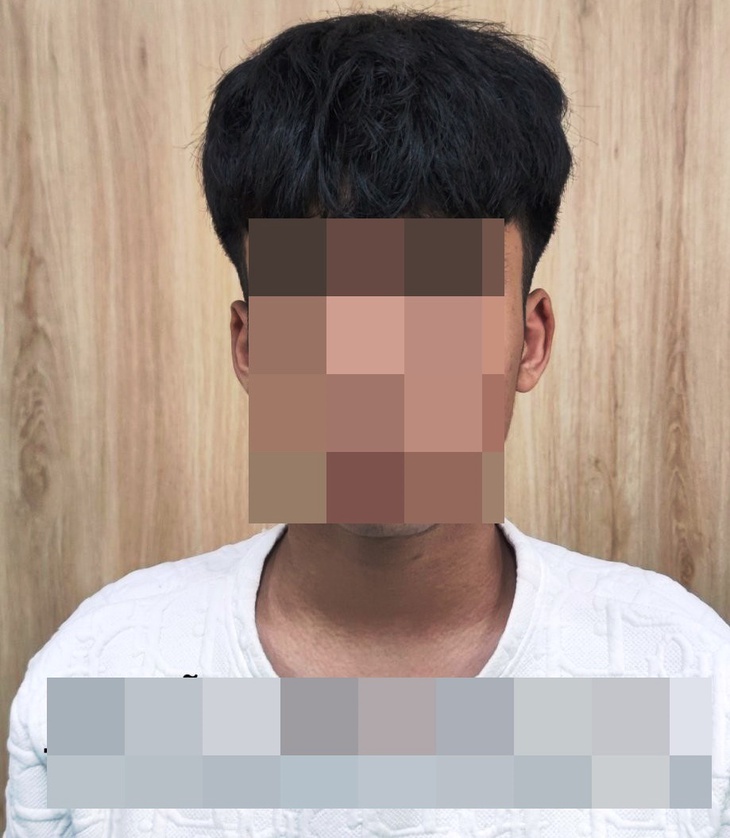 Cầm hung khí chụp ảnh đăng lên Tiktok, bị công an triệu tập - Ảnh 1. Cầm hung khí chụp ảnh đăng lên Tiktok, bị công an triệu tập - Ảnh 1.