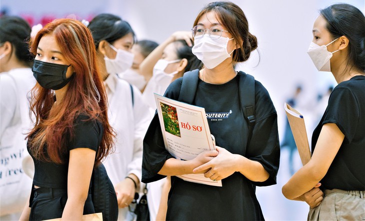 Thí sinh trúng tuyển sớm bằng phương thức xét học bạ liệu có "chắc suất" vào đại học? - Ảnh 2.