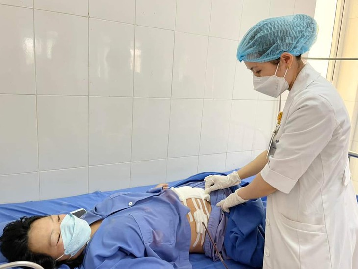 Cấp cứu thành công cho bệnh nhân thai 37 tuần, rau tiền đạo trung tâm, cài vào bàng quang - Ảnh 1. Cấp cứu thành công cho bệnh nhân thai 37 tuần, rau tiền đạo trung tâm, cài vào bàng quang - Ảnh 1.