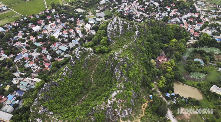 Giới trẻ mê mẩn check-in "cao nguyên đá Hà Giang" giữa lòng ngoại thành Hà Nội - Ảnh 2.