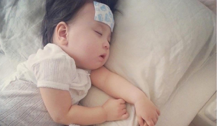 Các biện pháp tăng sức đề kháng và giữ sức khỏe lúc giao mùa - Ảnh 2.