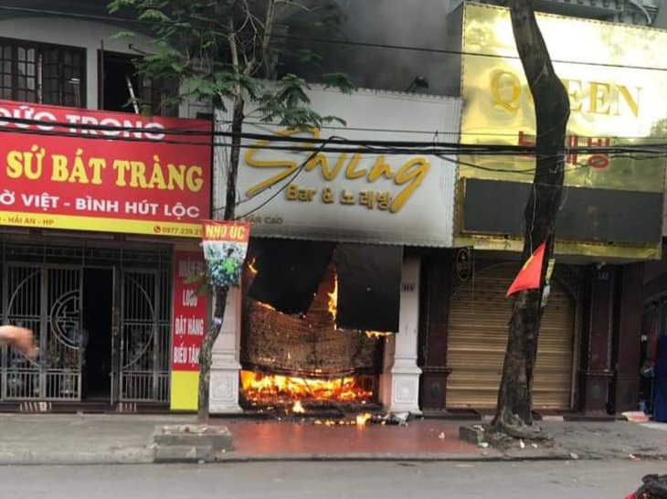 Diễn biến mới nhất vụ 3 người thiệt mạng trong vụ cháy quán bar ở Hải Phòng - Ảnh 1. Diễn biến mới nhất vụ 3 người thiệt mạng trong vụ cháy quán bar ở Hải Phòng - Ảnh 1.