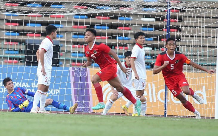Phòng ngự yếu kém, U22 Việt Nam bại trận tại bán kết SEA Games 32