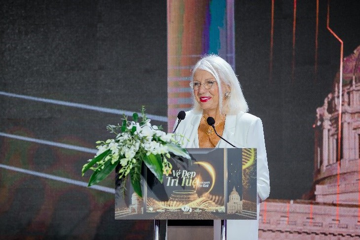 Christina ra mắt dòng sản phẩm chăm sóc da mới - Ảnh 1. Christina ra mắt dòng sản phẩm chăm sóc da mới - Ảnh 1.