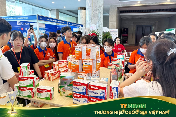 Triển lãm quốc tế chuyên ngành Y Dược Việt Nam 2023: Dược phẩm TV.PHARM thu hút khách hàng trong nước và quốc tế - Ảnh 3. Triển lãm quốc tế chuyên ngành Y Dược Việt Nam 2023: Dược phẩm TV.PHARM thu hút khách hàng trong nước và quốc tế - Ảnh 3.