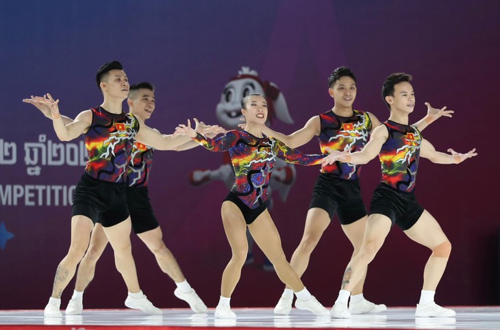 Giành thêm 2 HCV, Aerobic Việt Nam thắng tuyệt đối tại SEA Games 32 - Ảnh 2.