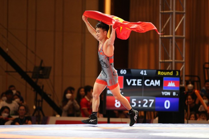 Vượt mốc 100 HCV, Việt Nam đứng vững ngôi đầu bảng tổng sắp huy chương SEA Games 32 - Ảnh 1. Vượt mốc 100 HCV, Việt Nam đứng vững ngôi đầu bảng tổng sắp huy chương SEA Games 32 - Ảnh 1.