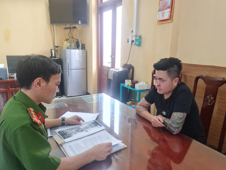 Phạt 7,5 triệu đồng thanh niên cắt ghép hình ảnh cán bộ công an để đăng lên mạng xã hội - Ảnh 1. Phạt 7,5 triệu đồng thanh niên cắt ghép hình ảnh cán bộ công an để đăng lên mạng xã hội - Ảnh 1.