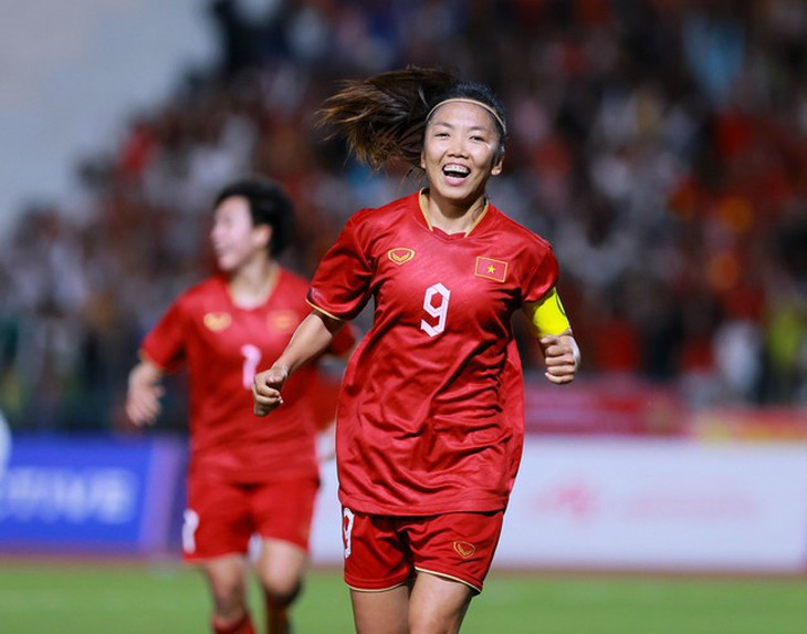 Thắng Myanmar 2-0, bóng đá nữ Việt Nam lập kỳ tích 4 lần liêp tiếp vô địch SEA Games - Ảnh 4. Thắng Myanmar 2-0, bóng đá nữ Việt Nam lập kỳ tích 4 lần liêp tiếp vô địch SEA Games - Ảnh 4.