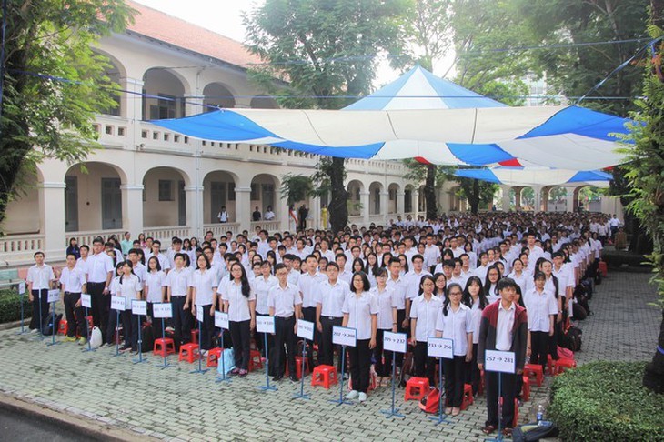 Trường học không tổ chức Lễ tri ân và trưởng thành cho học sinh phô trương, tốn kém - Ảnh 1. Trường học không tổ chức Lễ tri ân và trưởng thành cho học sinh phô trương, tốn kém - Ảnh 1.