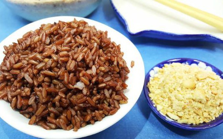Chế độ ăn gạo lứt muối mè có tốt như lời đồn?