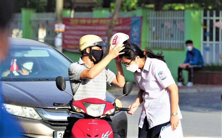 Kỳ thi vào lớp 10 chưa diễn ra, nhiều phụ huynh chủ động tìm "đường lui" cho con