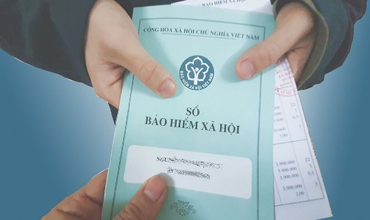 Cầm cố, mua bán sổ BHXH coi chừng bị công an ‘sờ gáy’ - Ảnh 1.
