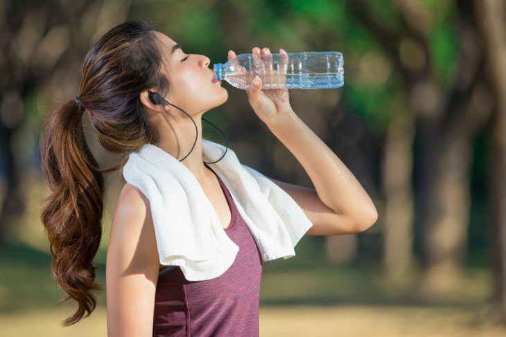 Nhiễm trùng tiểu ở phụ nữ cần chú ý những điều sau - Ảnh 3.