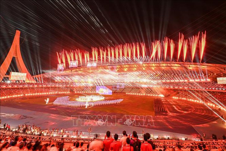 Hình ảnh ấn tượng tại lễ bế mạc SEA Games 32: Lung linh sắc màu - Ảnh 12.