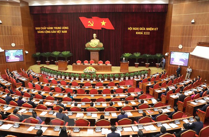 Thông báo Hội nghị giữa nhiệm kỳ Ban Chấp hành TW Đảng khóa XIII - Ảnh 1. Thông báo Hội nghị giữa nhiệm kỳ Ban Chấp hành TW Đảng khóa XIII - Ảnh 1.