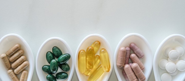 Vitamin nào có lợi cho người mất ngủ? - Ảnh 1.