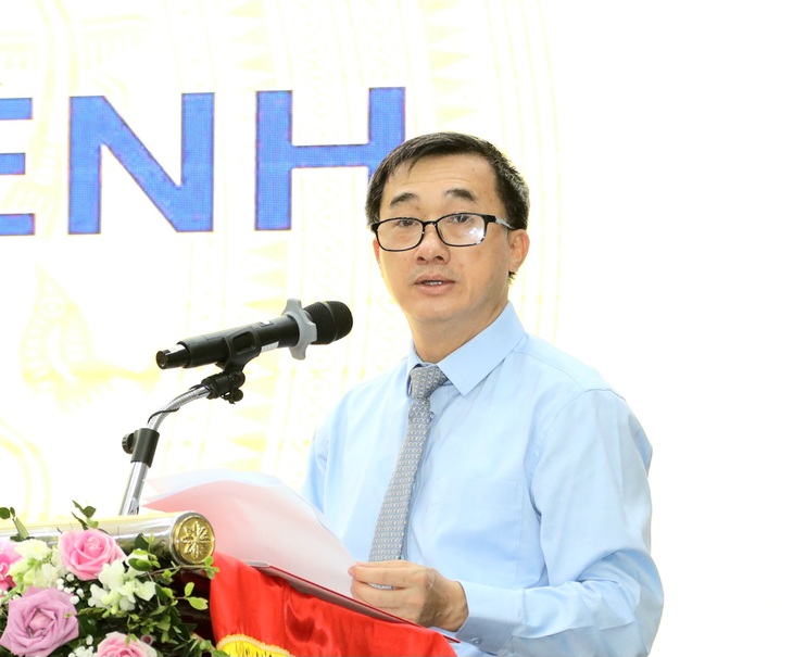 Thứ trưởng Bộ Y tế: Thuốc lá điện tử không phải sản phẩm ít hại, ít nguy cơ đối với sức khoẻ - Ảnh 1. Thứ trưởng Bộ Y tế: Thuốc lá điện tử không phải sản phẩm ít hại, ít nguy cơ đối với sức khoẻ - Ảnh 1.