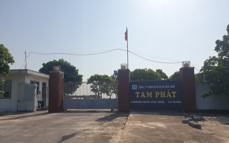 Người dân khốn khổ vì nhà máy chế biến thủy sản hoạt động 'thử' 5 năm