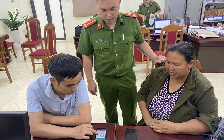 Thầy giáo trả lại hơn 400 triệu đồng cho người chuyển khoản nhầm