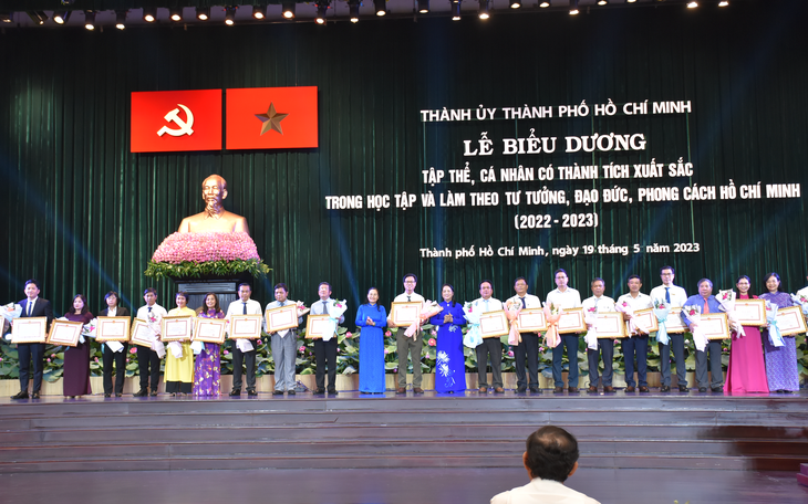 TP.HCM biểu dương 302 gương điển hình tiêu biểu trong học tập và làm theo tư tưởng, đạo đức, phong cách Hồ Chí Minh