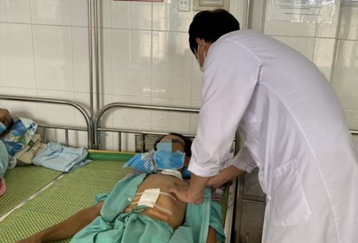 Nắng nóng gay gắt, bệnh nhi và người già nhập viện tăng cao - Ảnh 5. Nắng nóng gay gắt, bệnh nhi và người già nhập viện tăng cao - Ảnh 5.
