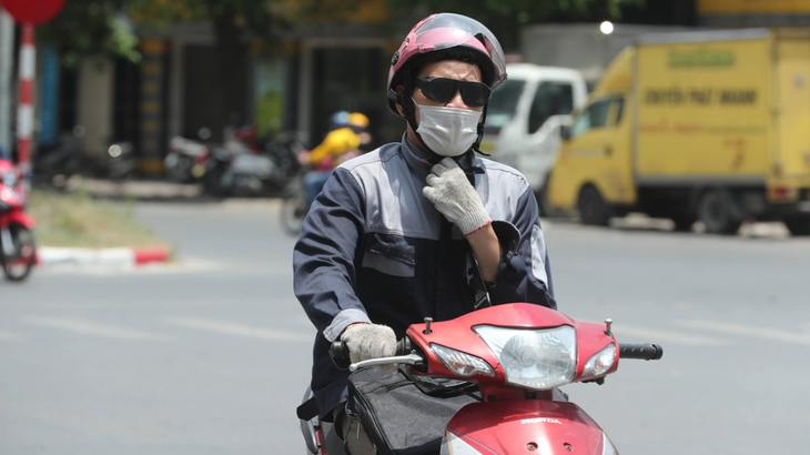 Thời tiết hôm nay 3/5: Bắc Bộ bước vào đợt nắng nóng cục bộ, nhiệt độ có nơi trên 39 độ C - Ảnh 1.