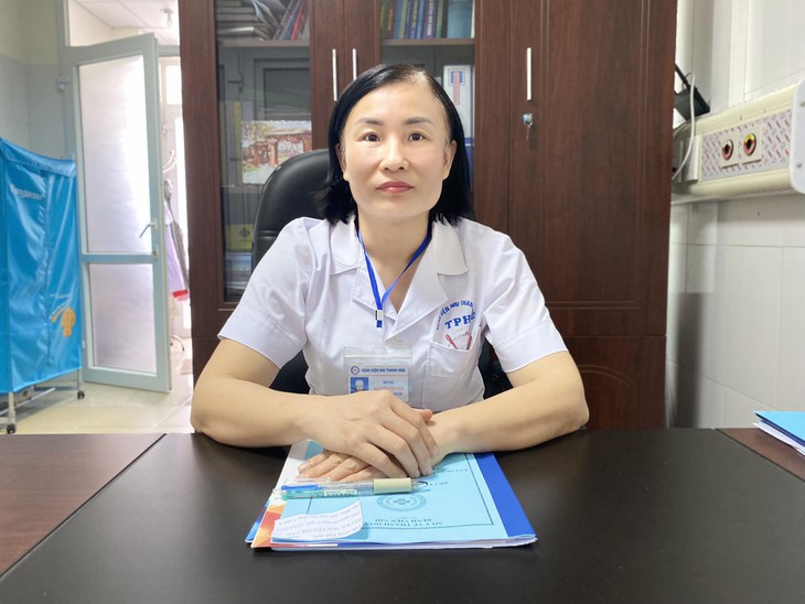Nắng nóng khiến trẻ em nhập viện tăng cao, bác sỹ khuyến cáo gì? - Ảnh 2.