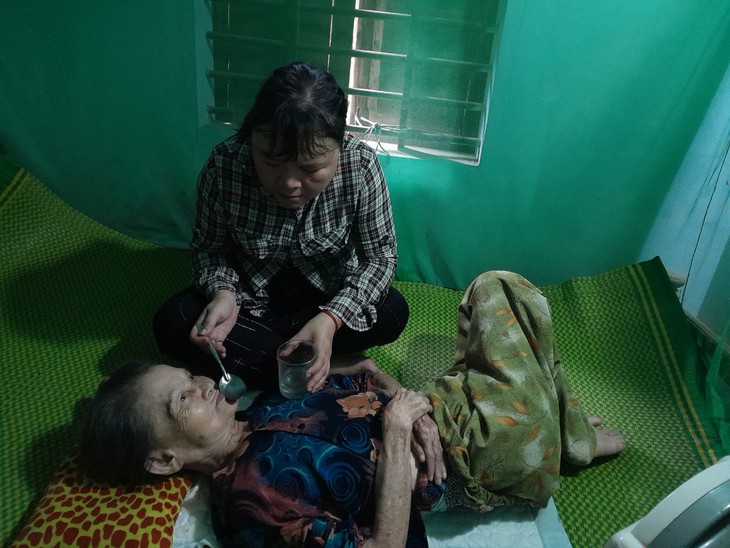 Thương cảnh người phụ nữ mắc bệnh hiểm nghèo, mong có tiền duy trì sự sống, nuôi con ăn học - Ảnh 1.