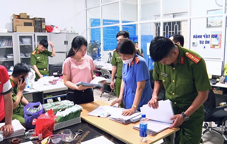 9 người bị điều tra sai phạm về sát hạch lái xe ở Lạng Sơn - Ảnh 1.