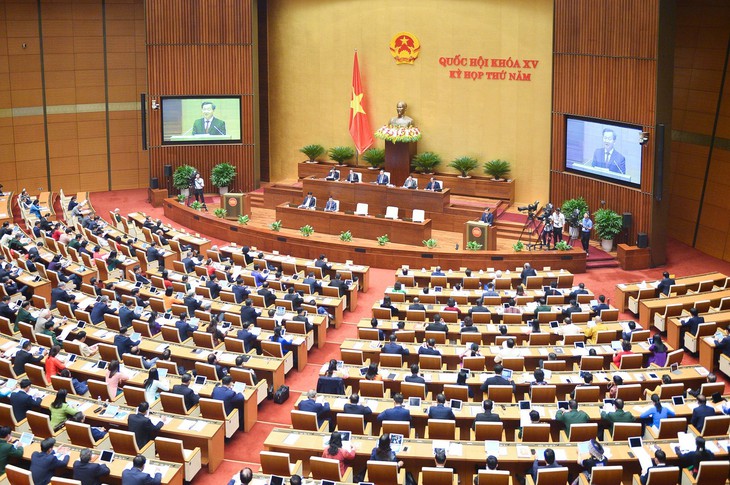 Cử tri và nhân dân vui mừng khi bước đầu đã tháo gỡ khó khăn về thuốc, trang thiết bị y tế - Ảnh 1.