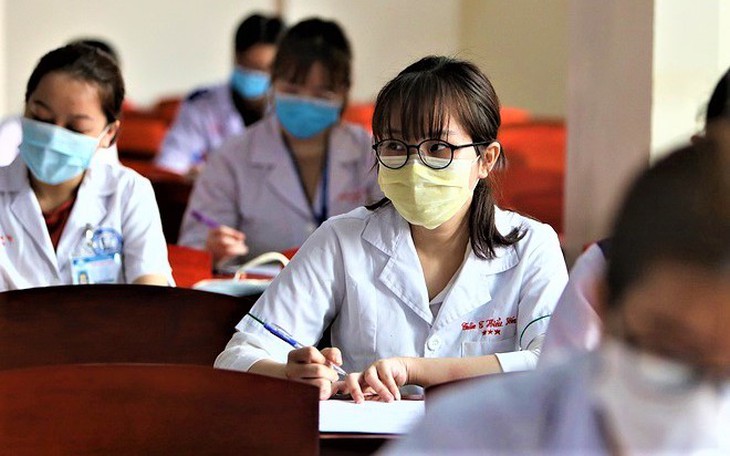 Xét tuyển ngành Y Dược có cần dùng điểm môn Văn?