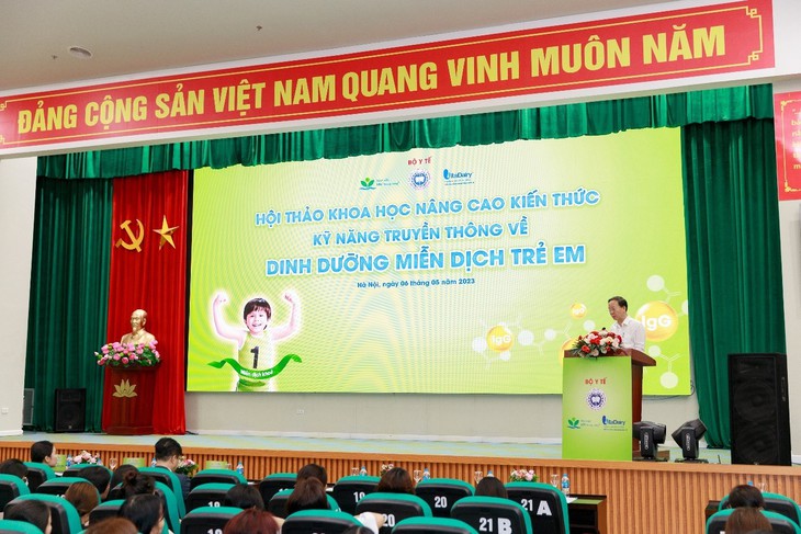 Trẻ mắc bệnh truyền nhiễm tăng, chuyên gia y tế khuyến cáo gì? - Ảnh 2. Trẻ mắc bệnh truyền nhiễm tăng, chuyên gia y tế khuyến cáo gì? - Ảnh 2.