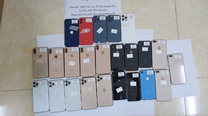 Một tiểu thương thu mua điện thoại Iphone trôi nổi trên thị trường về bán kiếm lời - Ảnh 3. Một tiểu thương thu mua điện thoại Iphone trôi nổi trên thị trường về bán kiếm lời - Ảnh 3.