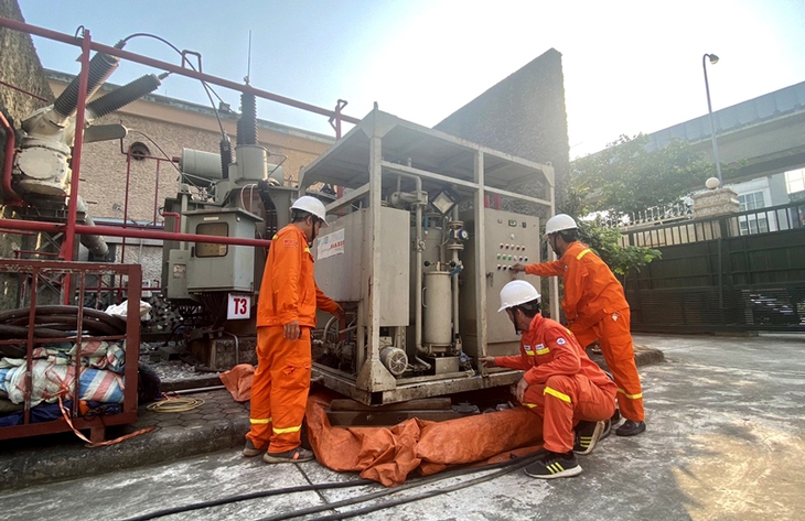 Thiếu điện, chuyên gia đề xuất gỡ điểm nghẽn để có nguồn cung điện dồi dào - Ảnh 2.
