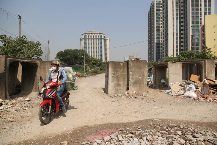 Người dân bị bãi rác 'tra tấn' nhiều năm vì dự án 'trì trệ' - Ảnh 1.