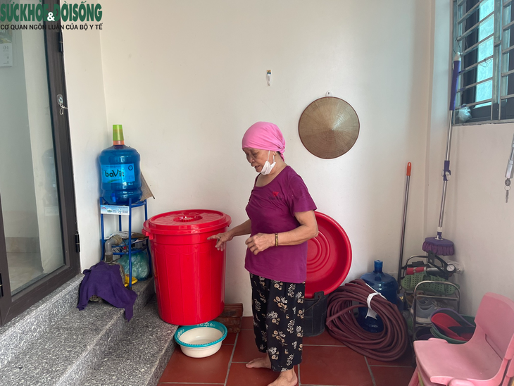 Hàng nghìn hộ dân ở Hà Nội "kêu than" vì mất nước sạch nhiều ngày - Ảnh 3.