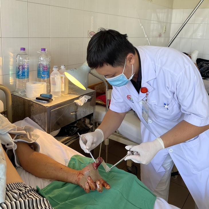 Nỗi đau từ các vụ tai nạn lao động do bất cẩn - Ảnh 2.