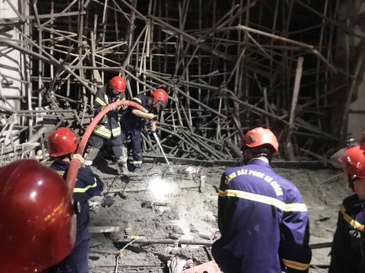 Công tác cứu nạn trong vụ sập sàn bê-tông ở Đà Nẵng được triển khai ra sao? - Ảnh 7.