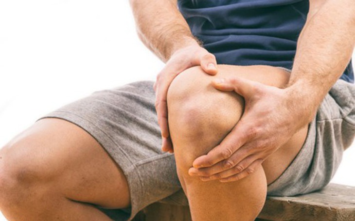 Nguyên nhân hàng đầu gây cứng khớp và cách khắc phục