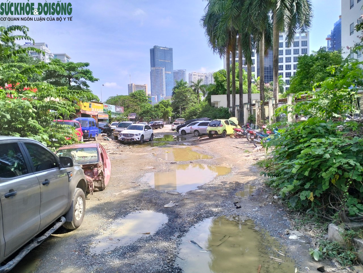 Hàng nghìn người nhiều năm đối mặt nguy hiểm khi đi làm vì sự thờ ơ của TP Hà Nội? - Ảnh 13. Hàng nghìn người nhiều năm đối mặt nguy hiểm khi đi làm vì sự thờ ơ của TP Hà Nội? - Ảnh 13.