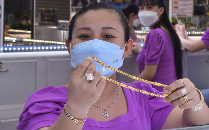 Giá vàng hôm nay - ngày 26/5 mới nhất: Chưa thể ngừng giảm