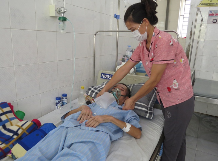 Nghệ An: Lập đoàn liên ngành kiểm tra nhà máy sản xuất bột đá có 3 công nhân tử vong vì bụi phổi - Ảnh 2.