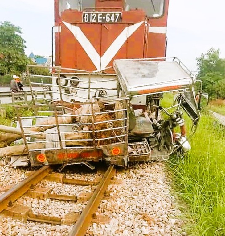 Hải Phòng: Tai nạn tàu hỏa với xe 3 bánh, 1 người tử vong - Ảnh 1.