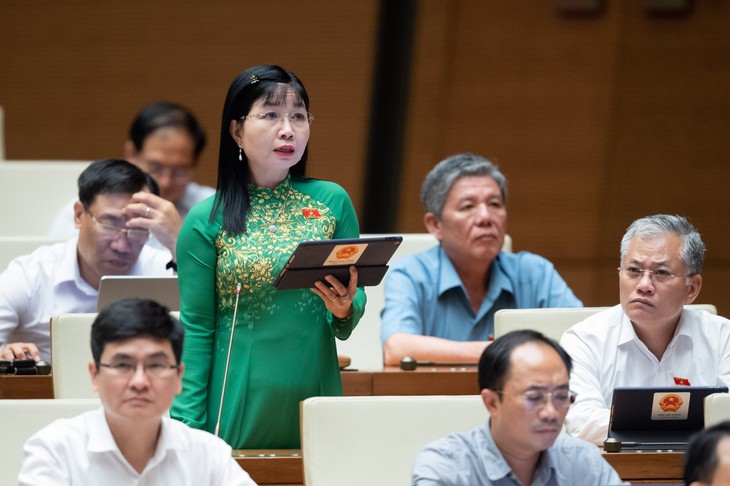 Luật Bảo hiểm y tế cần được sửa đổi để thống nhất với các quy định của Luật Khám bệnh, chữa bệnh - Ảnh 3. Luật Bảo hiểm y tế cần được sửa đổi để thống nhất với các quy định của Luật Khám bệnh, chữa bệnh - Ảnh 3.