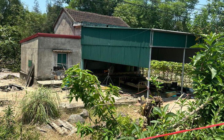 Phát hiện thi thể 2 mẹ con đang phân hủy tại nhà riêng