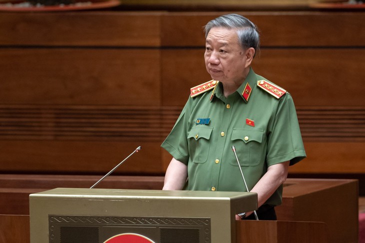 Bộ trưởng Tô Lâm nêu lý do đề xuất tăng tuổi phục vụ trong lực lượng công an nhân dân - Ảnh 1. Bộ trưởng Tô Lâm nêu lý do đề xuất tăng tuổi phục vụ trong lực lượng công an nhân dân - Ảnh 1.